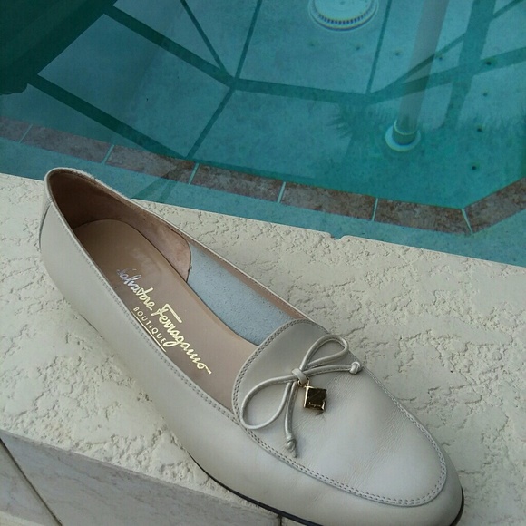 Salvatore Ferragamo Shoes - SALVATORE FERRAGAMO Cream Flat Pump Shoes